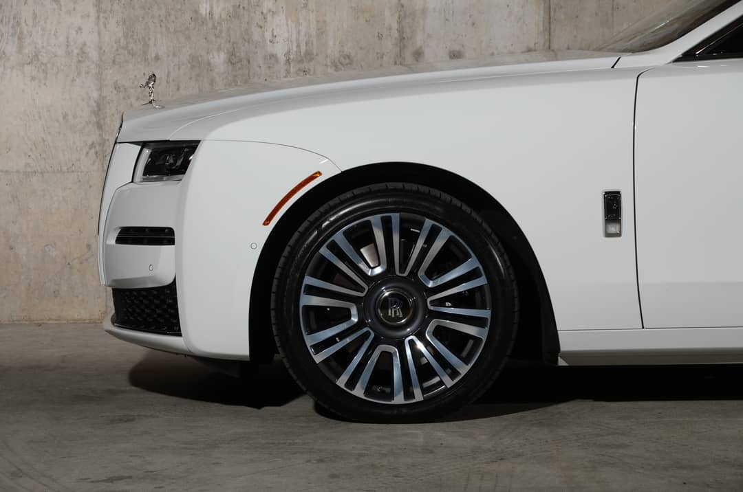 2022 Rolls-Royce Ghost — photo 12