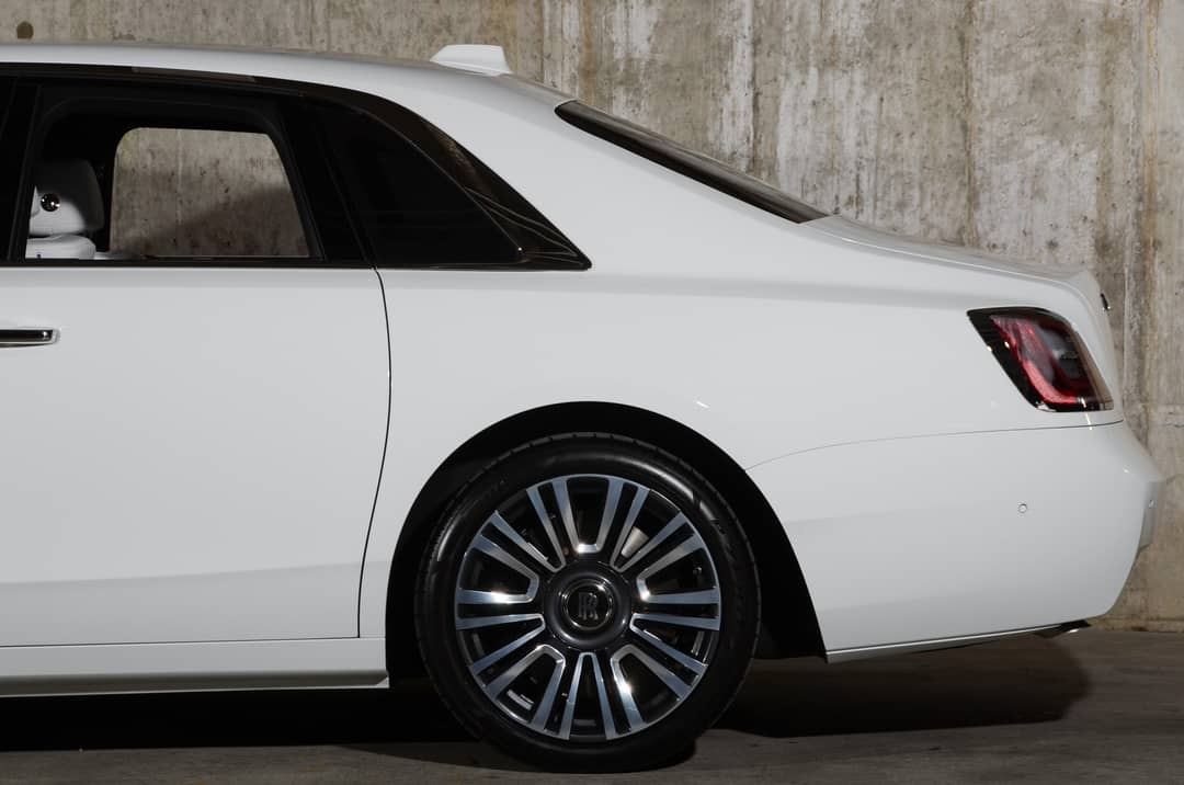2022 Rolls-Royce Ghost — photo 13