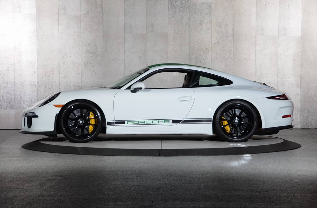 2016 Porsche 911 R — photo 16