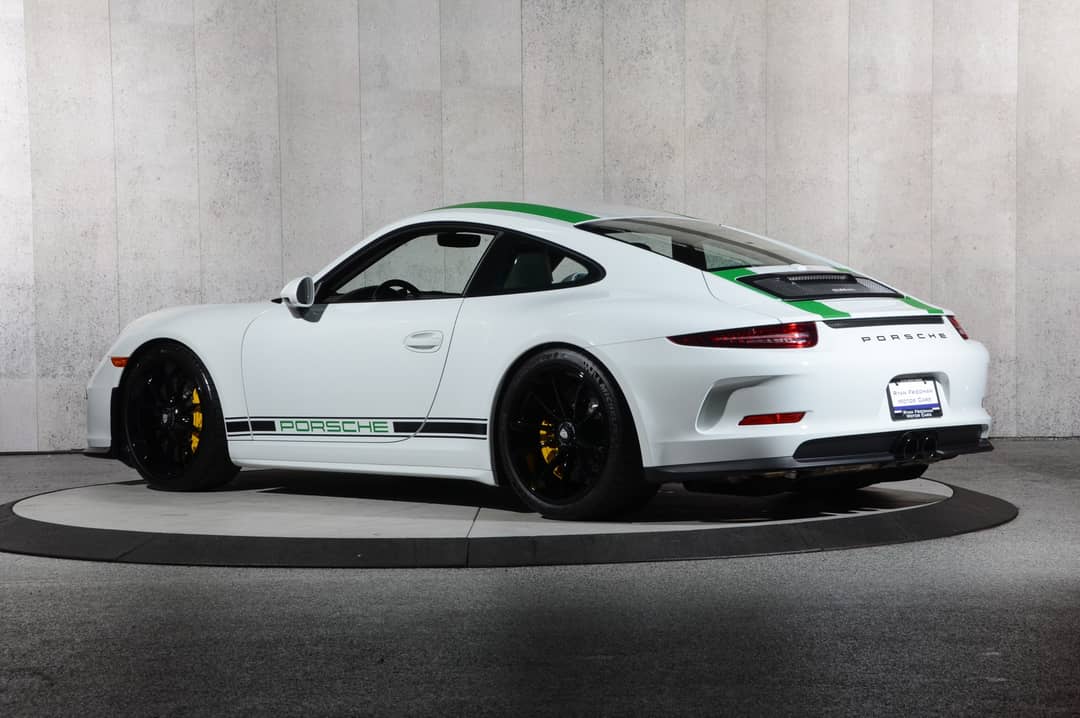 2016 Porsche 911 R — photo 19