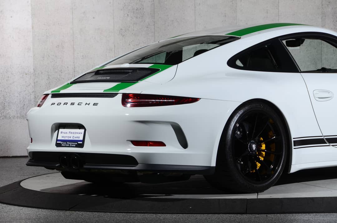 2016 Porsche 911 R — photo 30