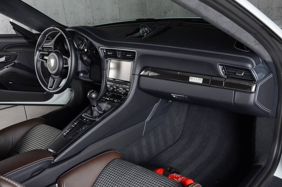 2016 Porsche 911 R — photo 33