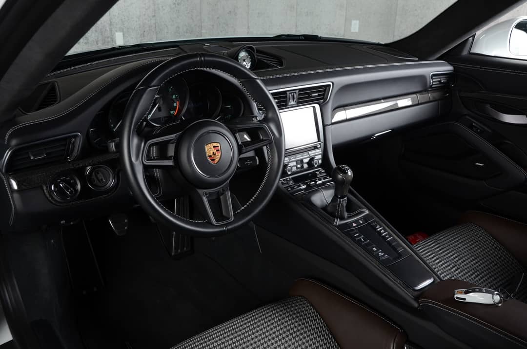 2016 Porsche 911 R — photo 49