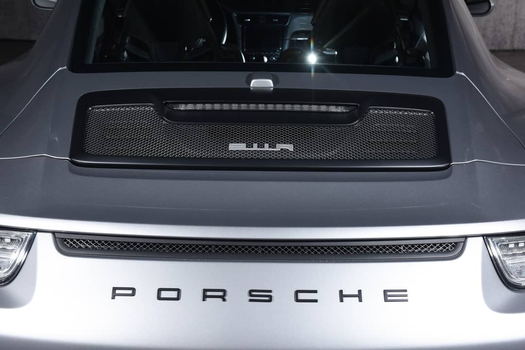2016 Porsche 911 R — photo 12