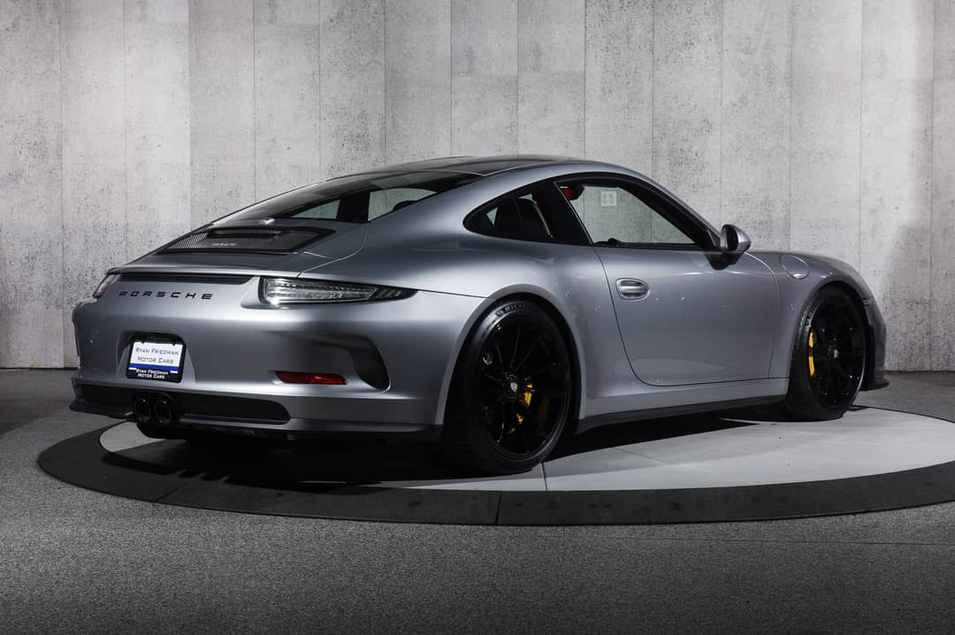 2016 Porsche 911 R — photo 16