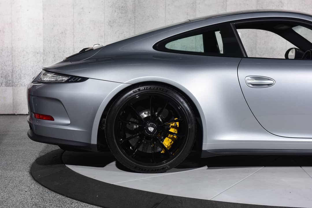 2016 Porsche 911 R — photo 17