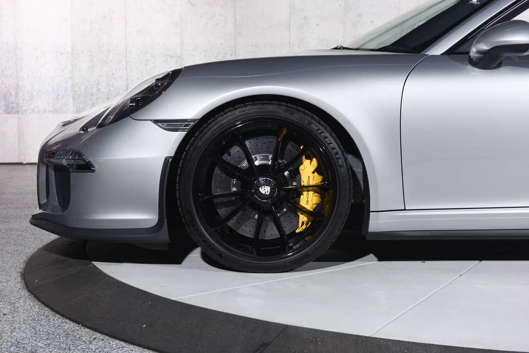 2016 Porsche 911 R — photo 19