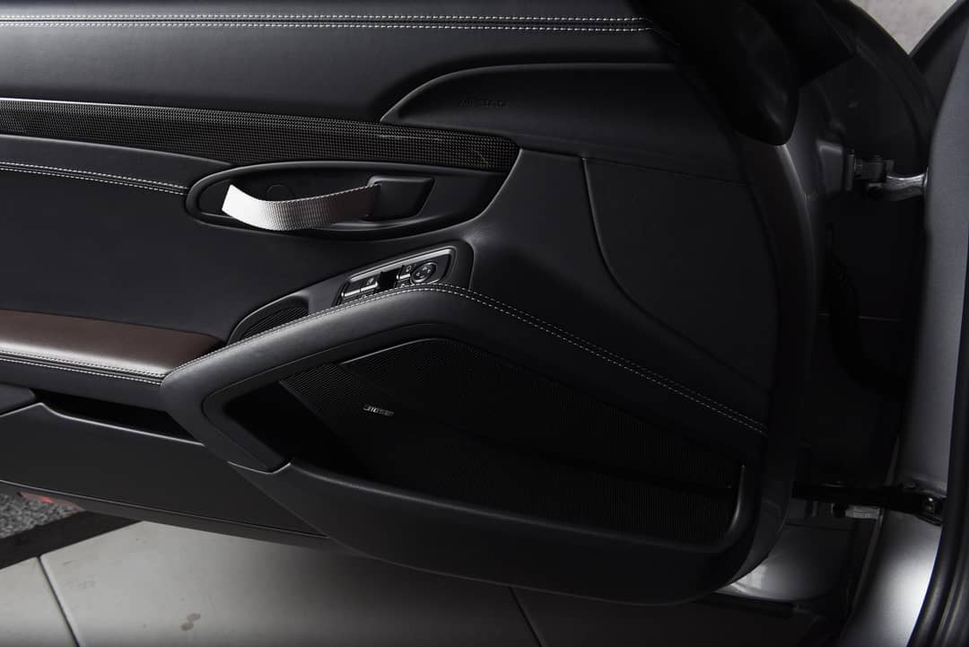 2016 Porsche 911 R — photo 21