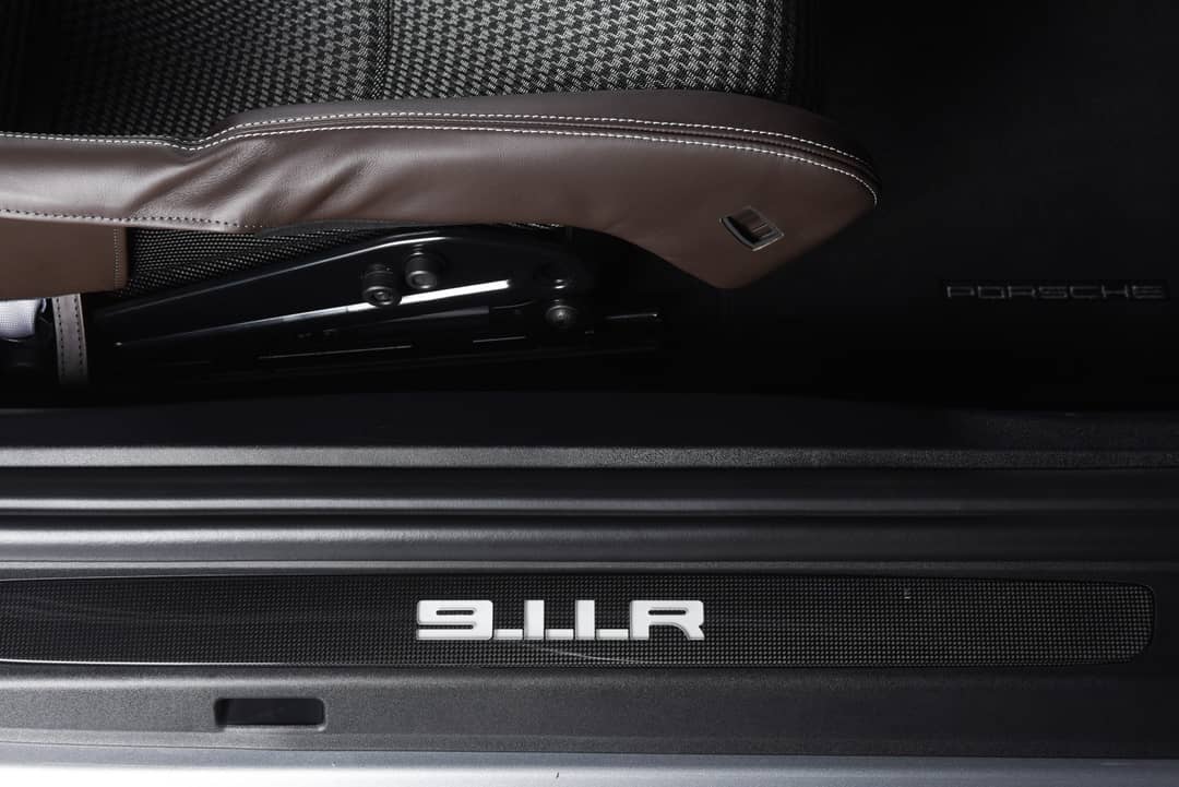 2016 Porsche 911 R — photo 38