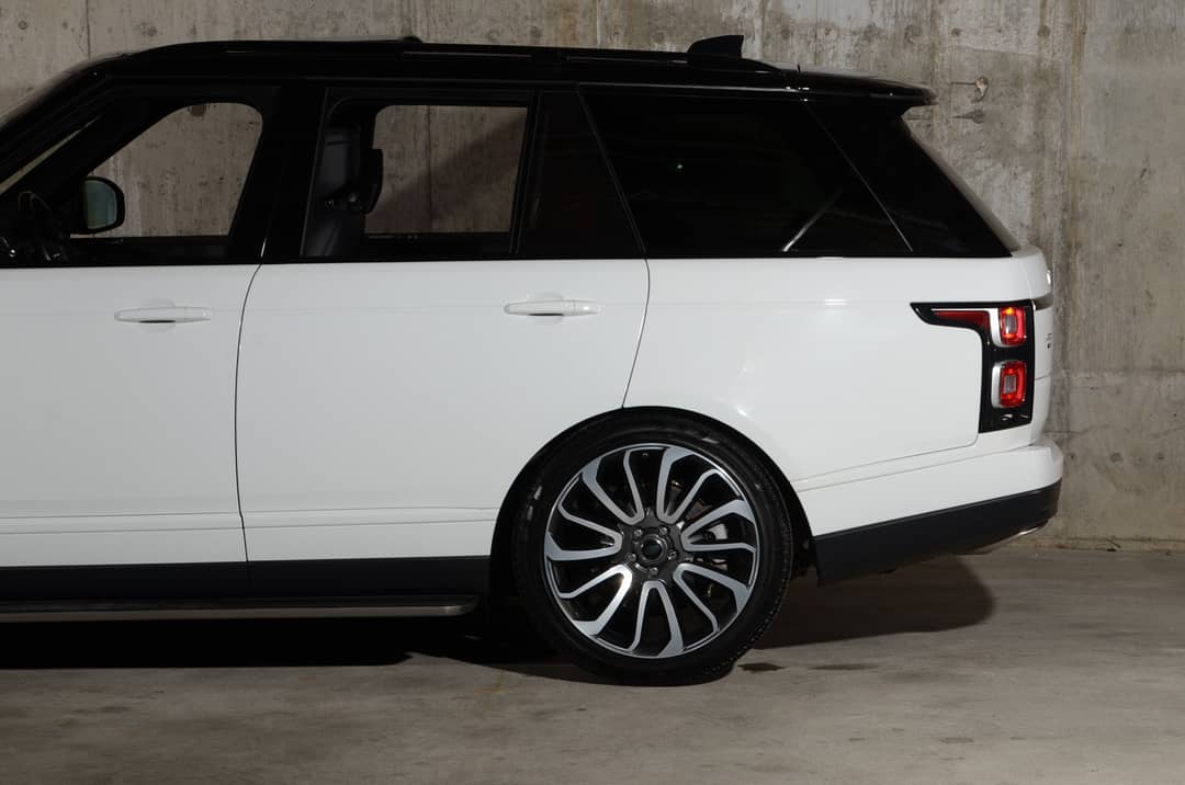 2020 Land Rover Range Rover P525 HSE — photo 3