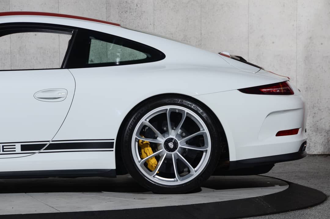 2016 Porsche 911 R — photo 12