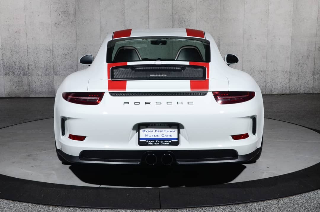 2016 Porsche 911 R — photo 18