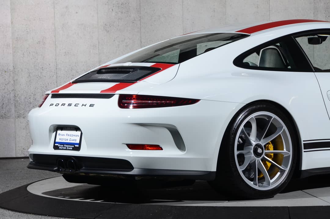 2016 Porsche 911 R — photo 19