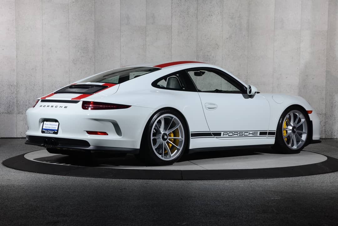 2016 Porsche 911 R — photo 20