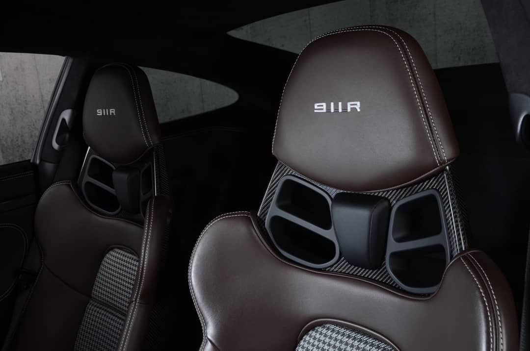 2016 Porsche 911 R — photo 34