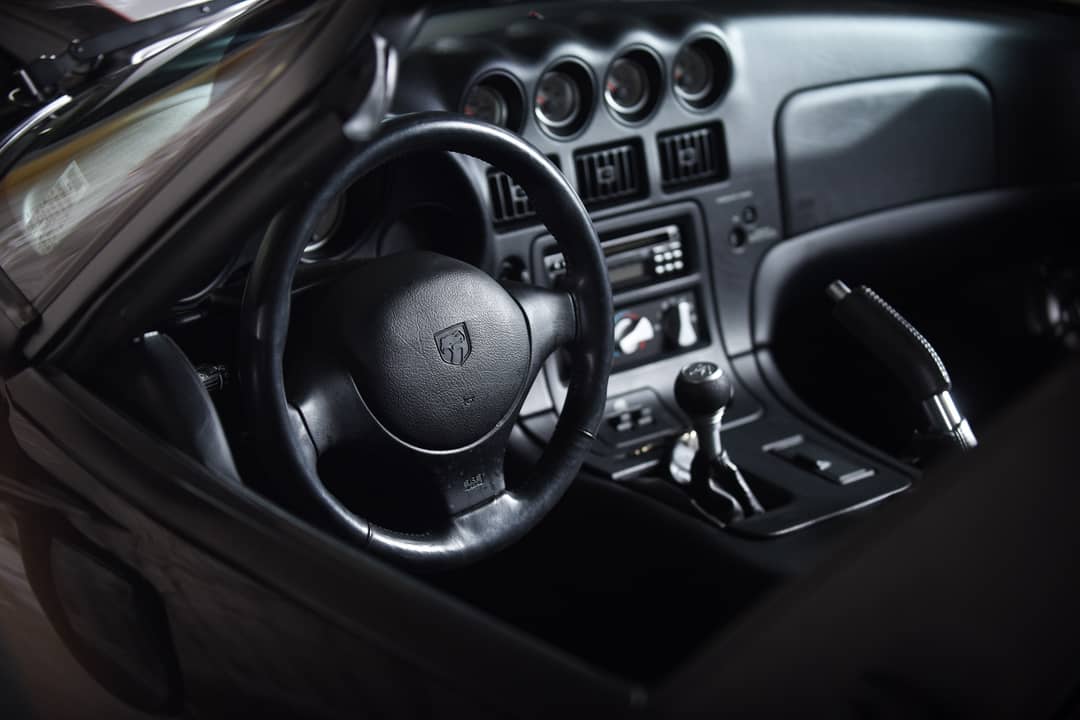 2000 Dodge Viper RT/10 — photo 25