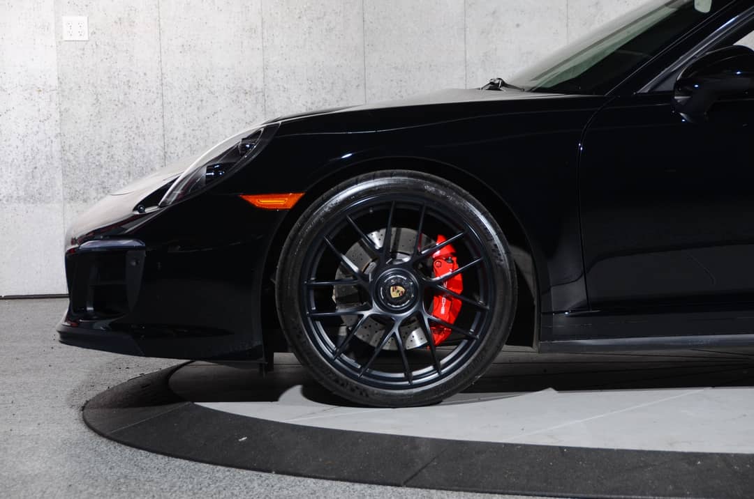 2018 Porsche 911 Targa 4 GTS — photo 13