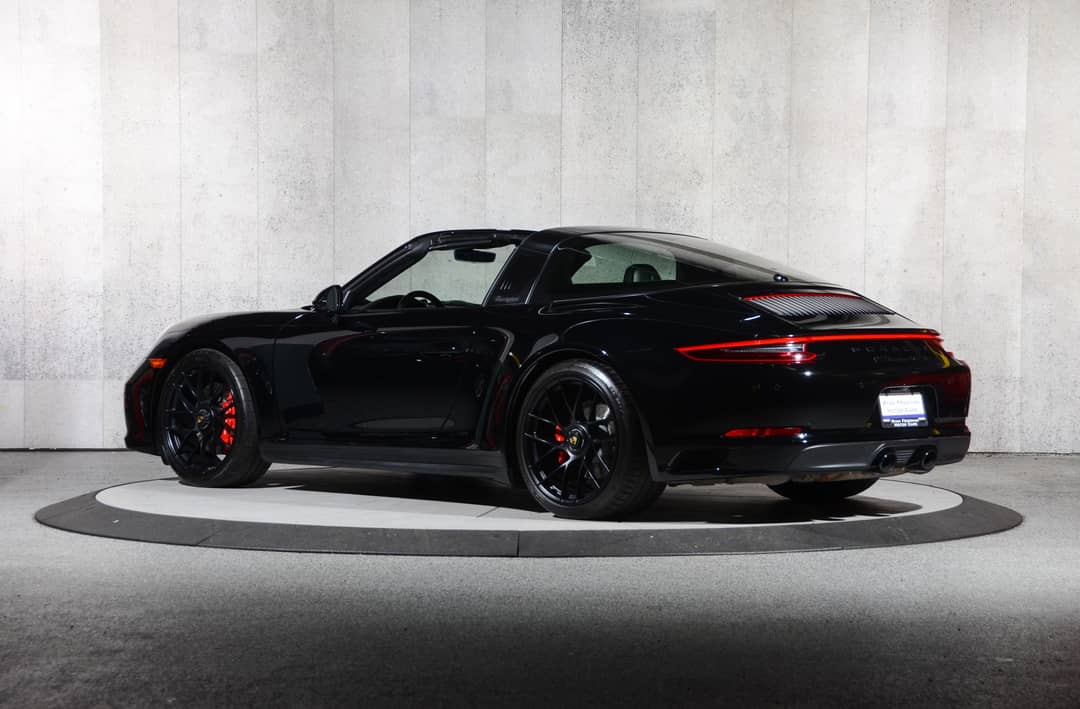 2018 Porsche 911 Targa 4 GTS — photo 14