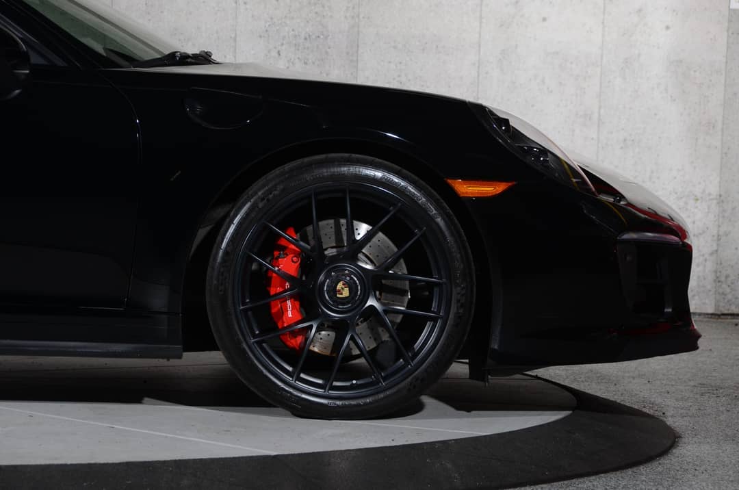 2018 Porsche 911 Targa 4 GTS — photo 3