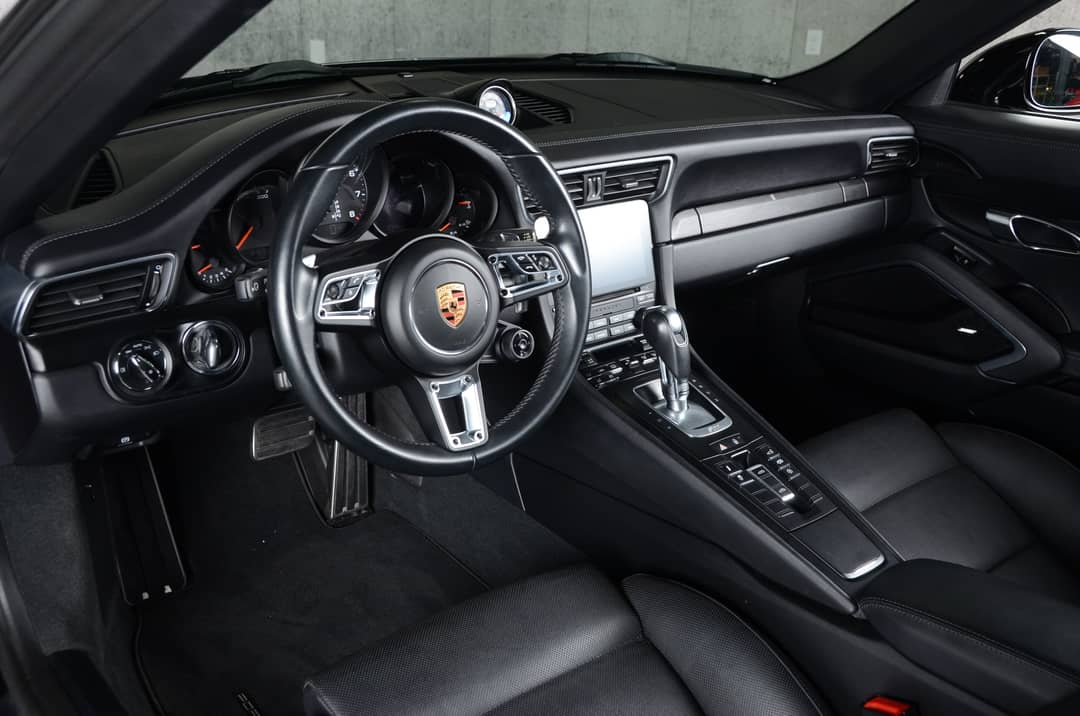 2018 Porsche 911 Targa 4 GTS — photo 25