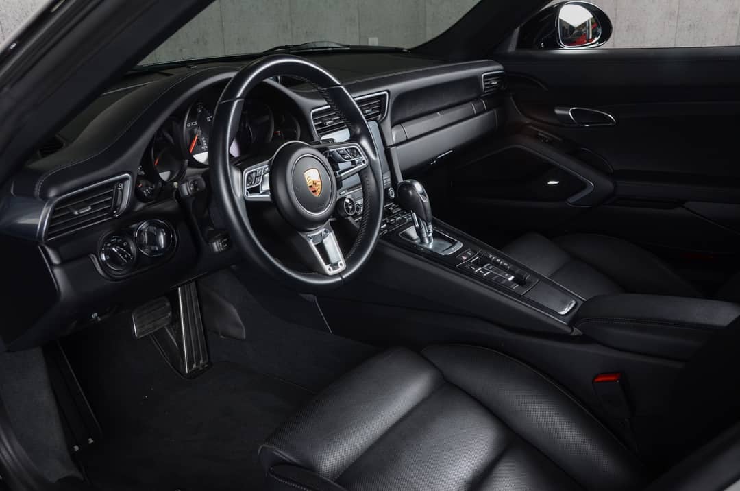 2018 Porsche 911 Targa 4 GTS — photo 26