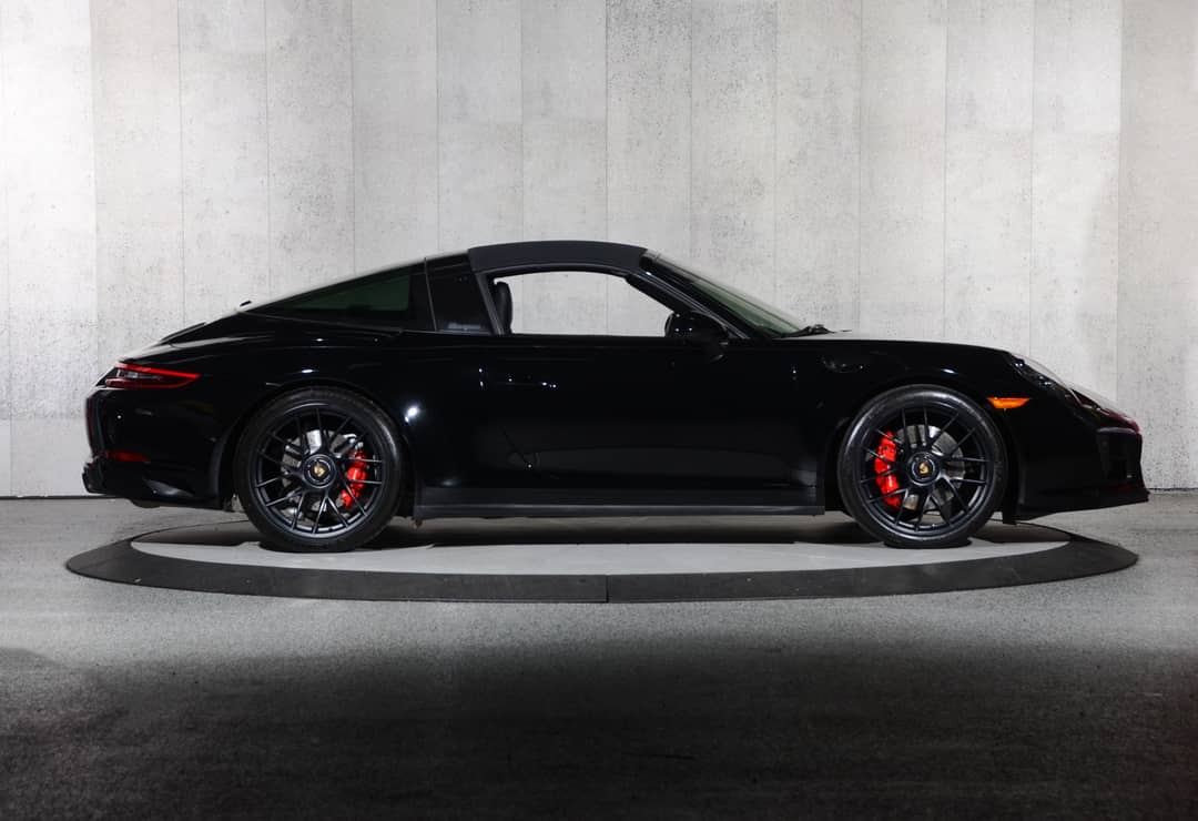 2018 Porsche 911 Targa 4 GTS — photo 4