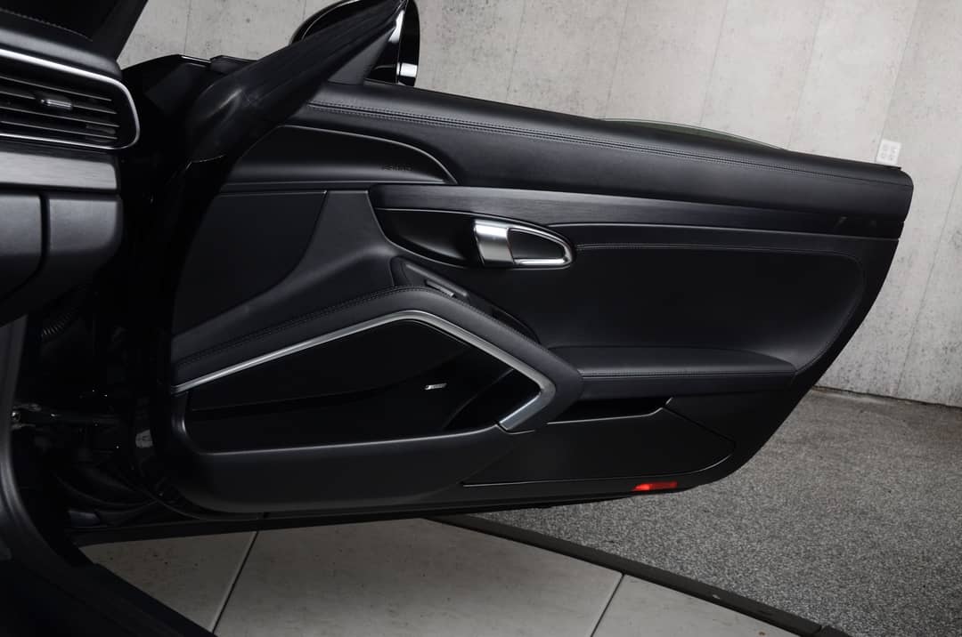 2018 Porsche 911 Targa 4 GTS — photo 30