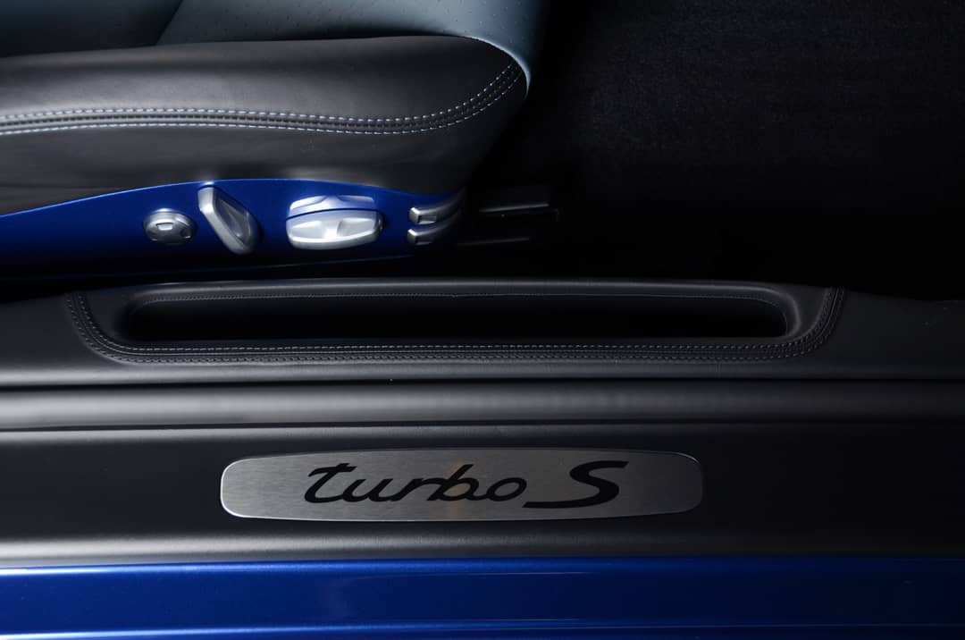 2011 Porsche 911 Turbo S — photo 22