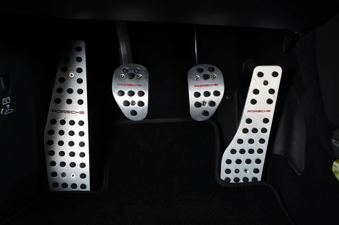 2012 Porsche Cayman R — photo 37