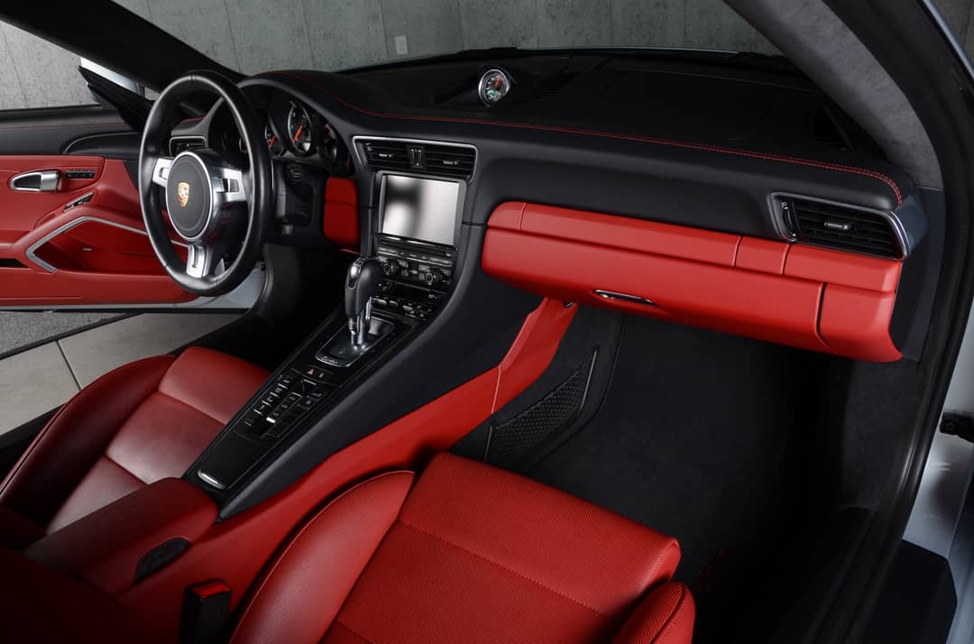 2014 Porsche 911 Turbo S — photo 25