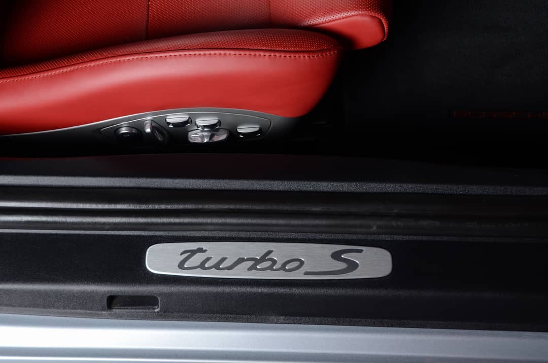 2014 Porsche 911 Turbo S — photo 26