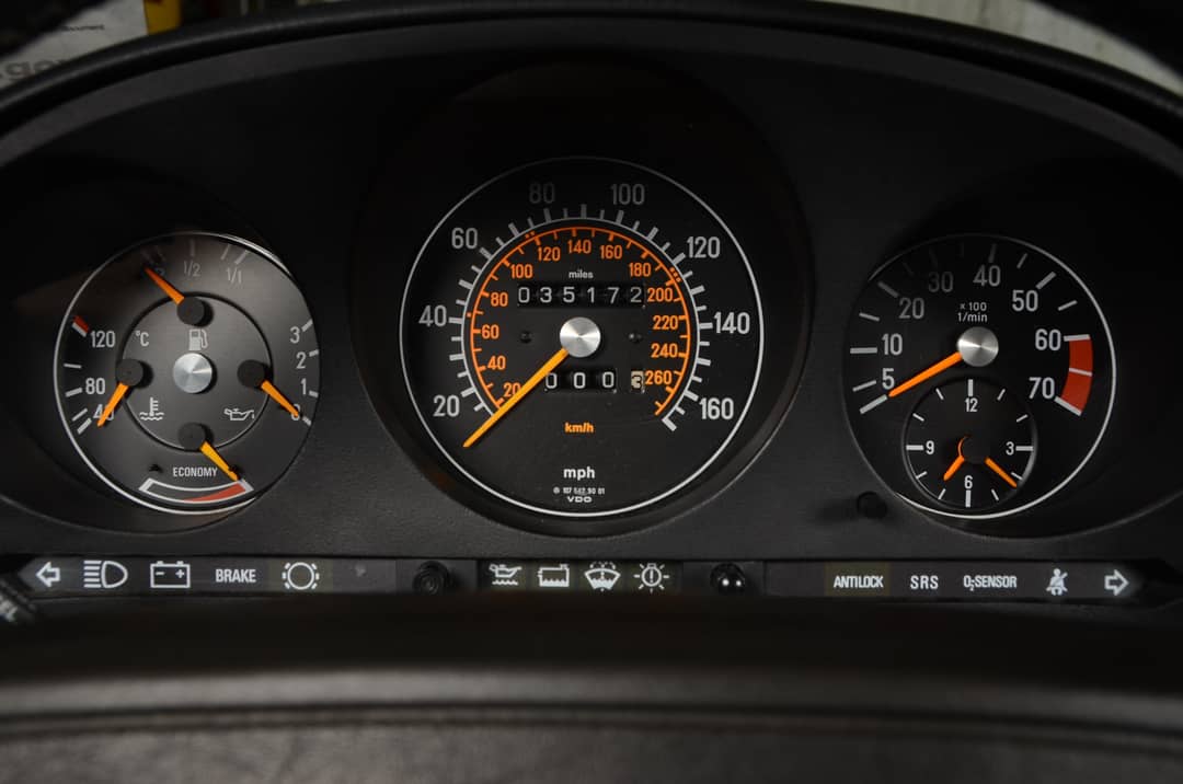 1986 Mercedes-Benz 560-Class 560 SL — photo 24