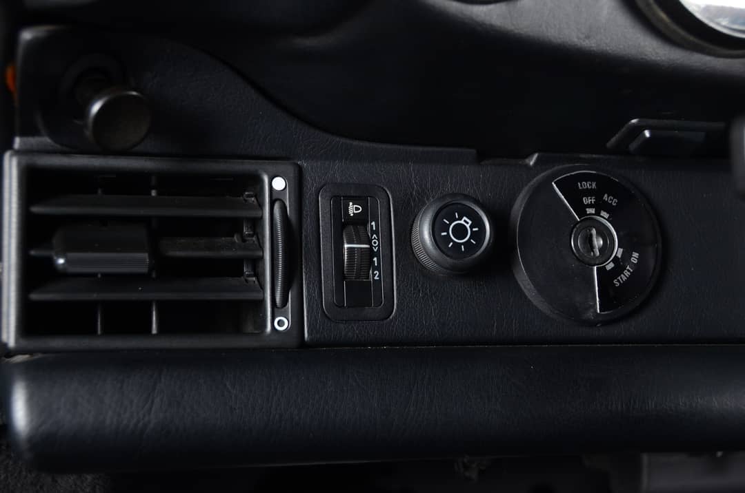 1990 Porsche 911 Carrera 2 Coupe RWD — photo 20