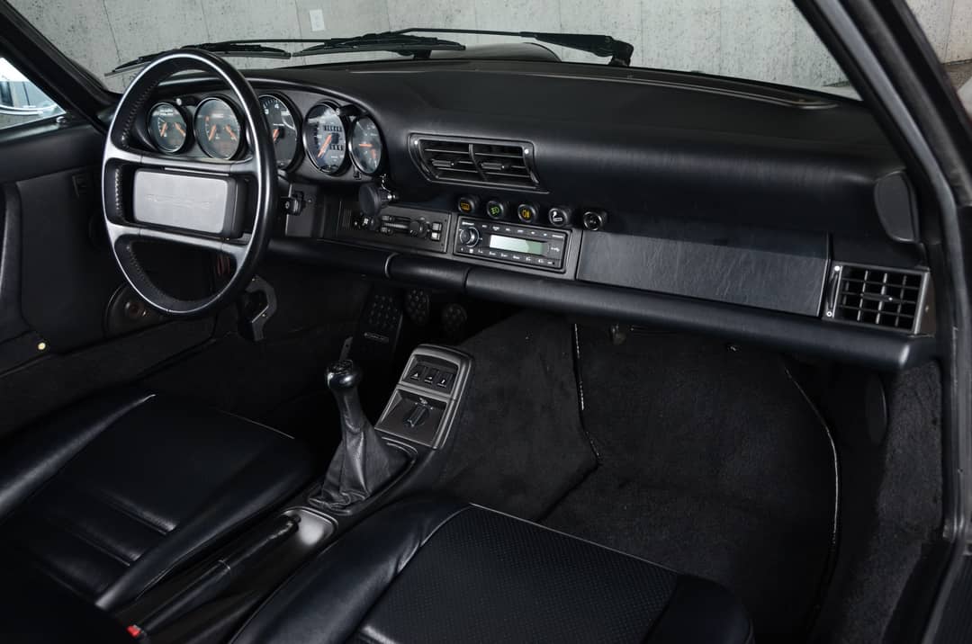 1990 Porsche 911 Carrera 2 Coupe RWD — photo 31