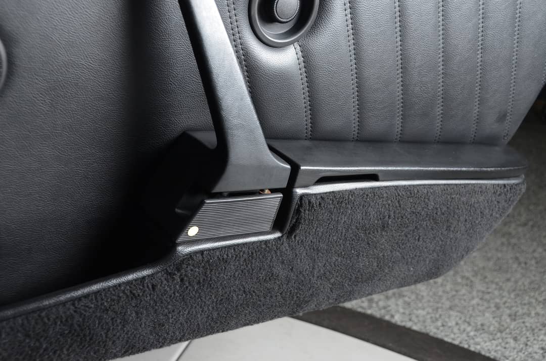 1990 Porsche 911 Carrera 2 Coupe RWD — photo 33