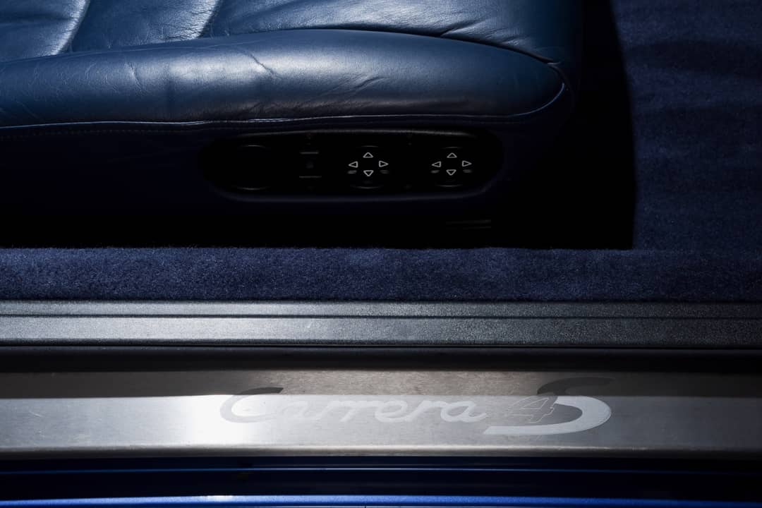 1998 Porsche 911 Carrera 4S — photo 19
