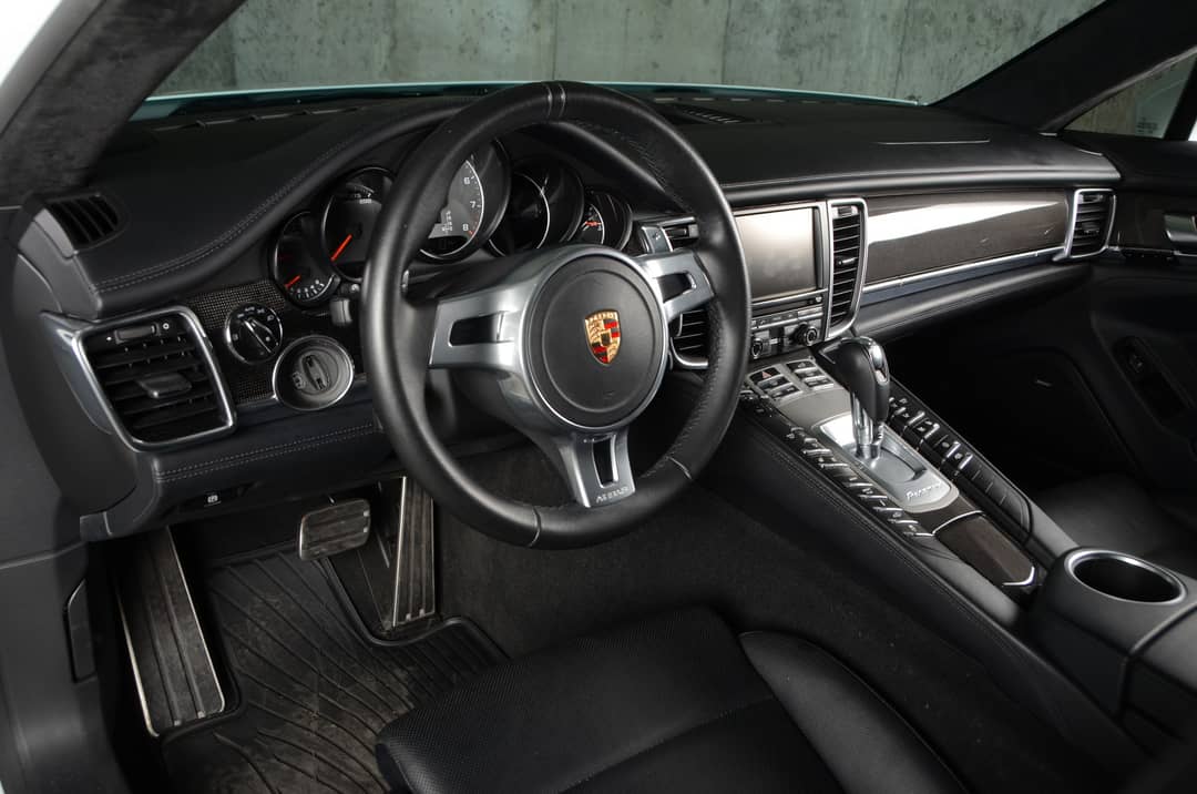 2015 Porsche Panamera GTS — photo 40