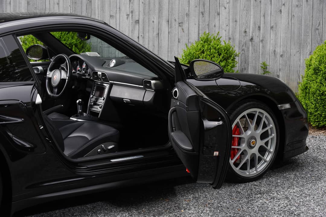 2012 Porsche Turbo — photo 23