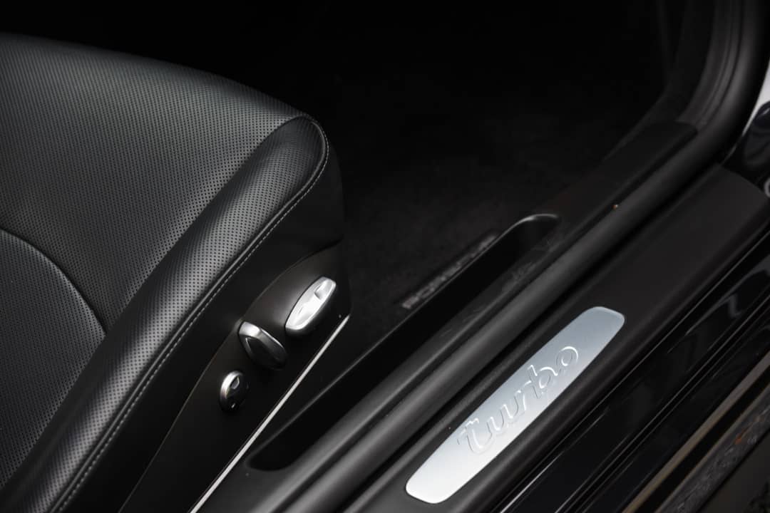 2012 Porsche Turbo — photo 34