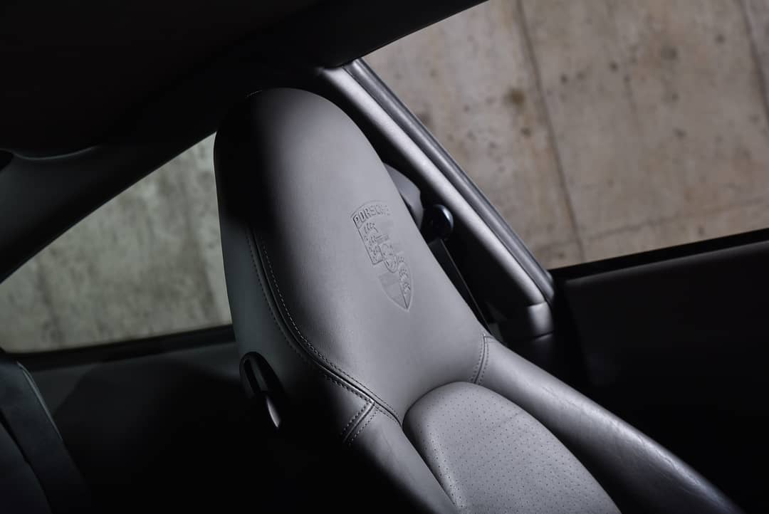 2004 Porsche 911 Carrera — photo 25