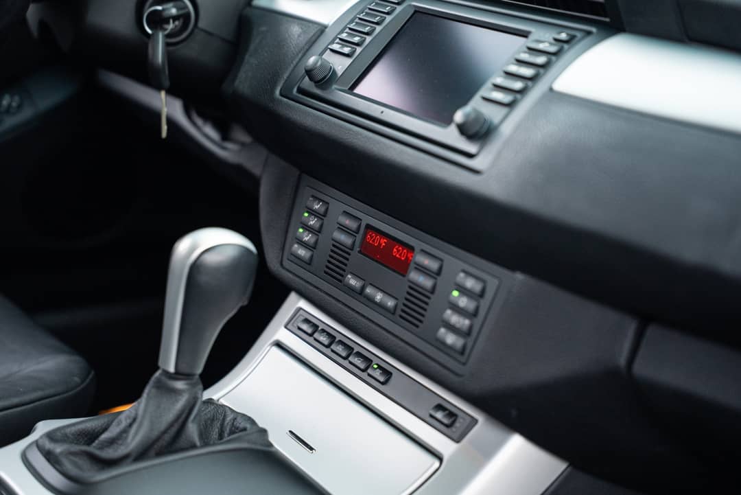 2002 BMW X5 4.6is — photo 19