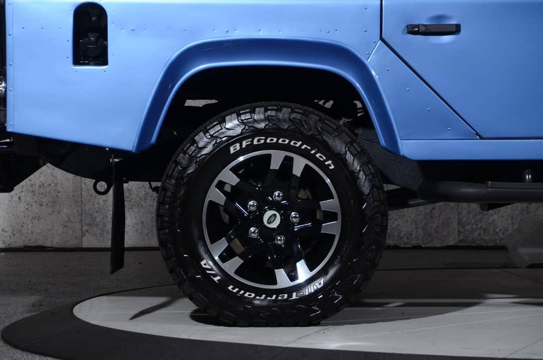 1998 Land Rover Defender — photo 2