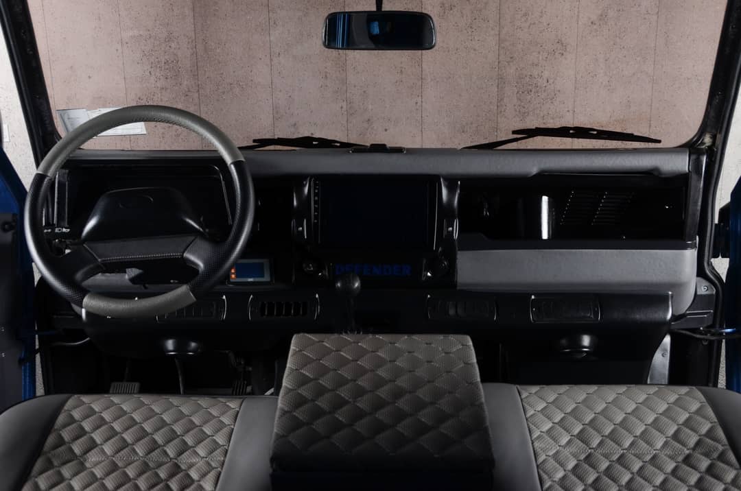 1998 Land Rover Defender — photo 39