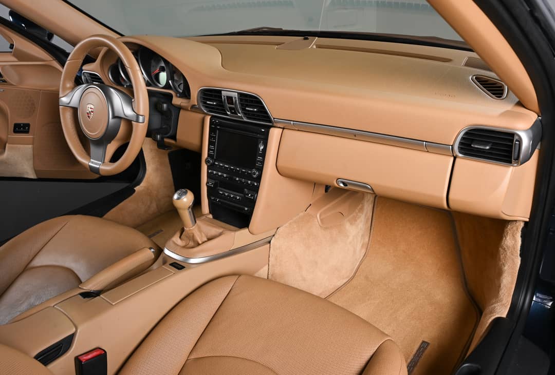 2010 Porsche 911 Carrera 4S — photo 12