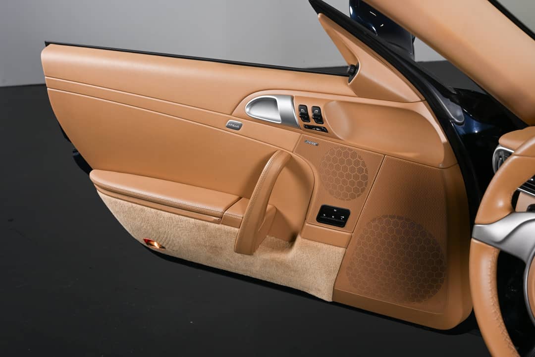 2010 Porsche 911 Carrera 4S — photo 15
