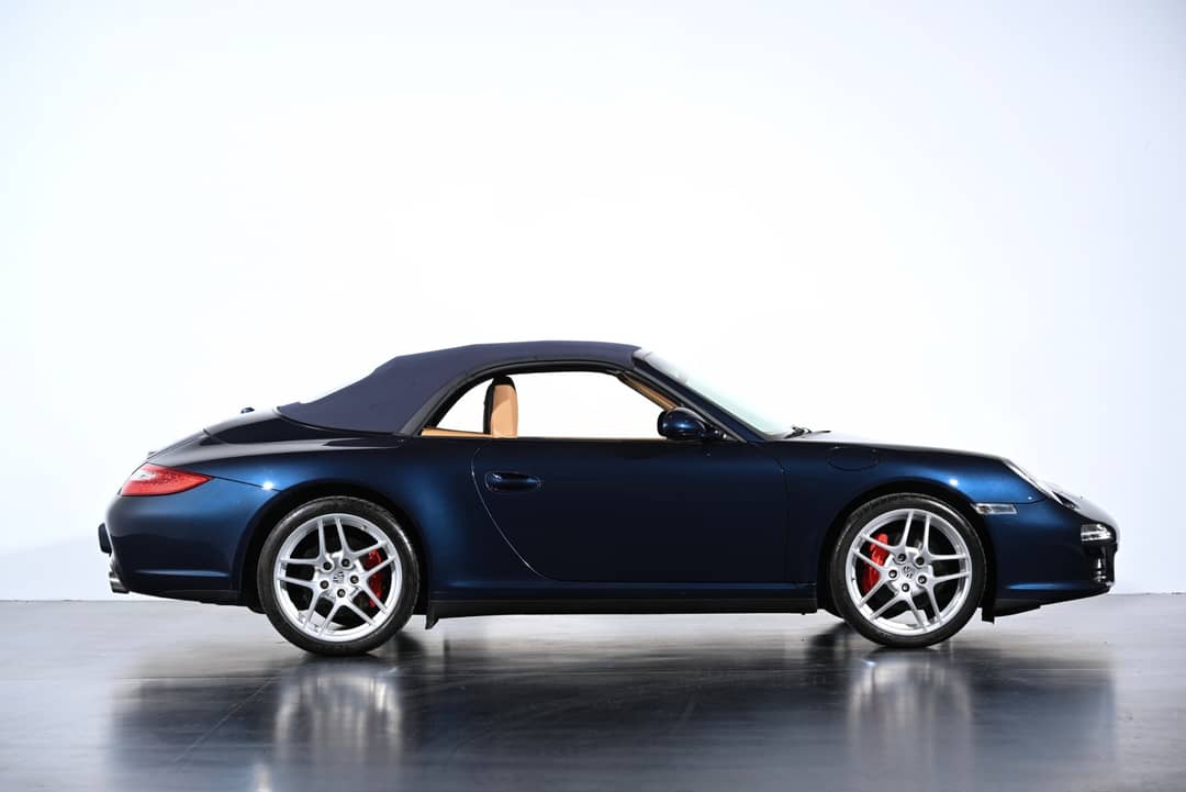 2010 Porsche 911 Carrera 4S — photo 23