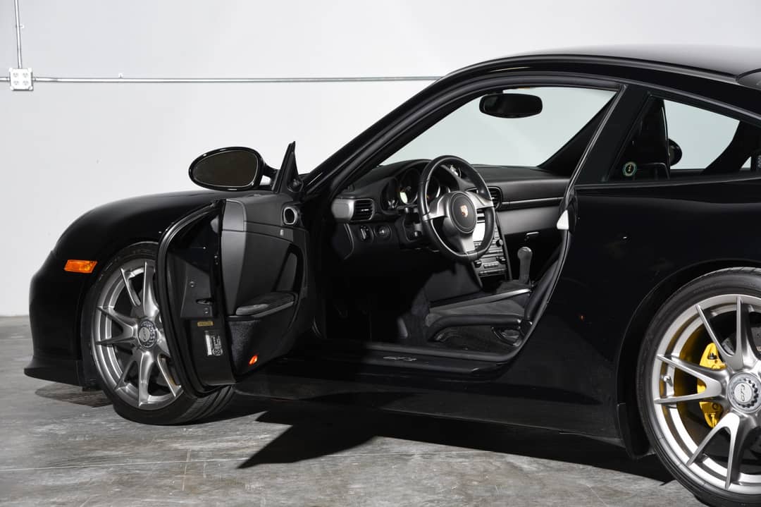 2010 Porsche 911 GT3 — photo 12