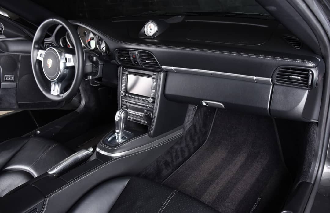 2011 Porsche 911 Turbo S — photo 16