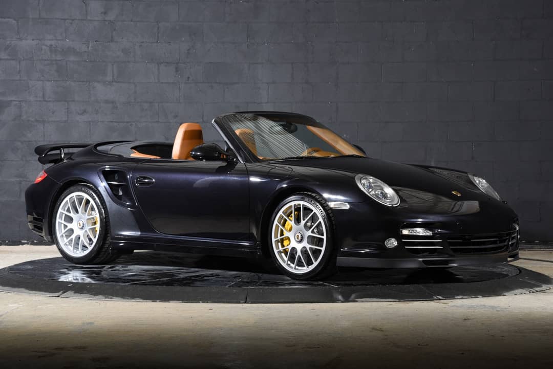 2011 Porsche 911 Turbo S — photo 2