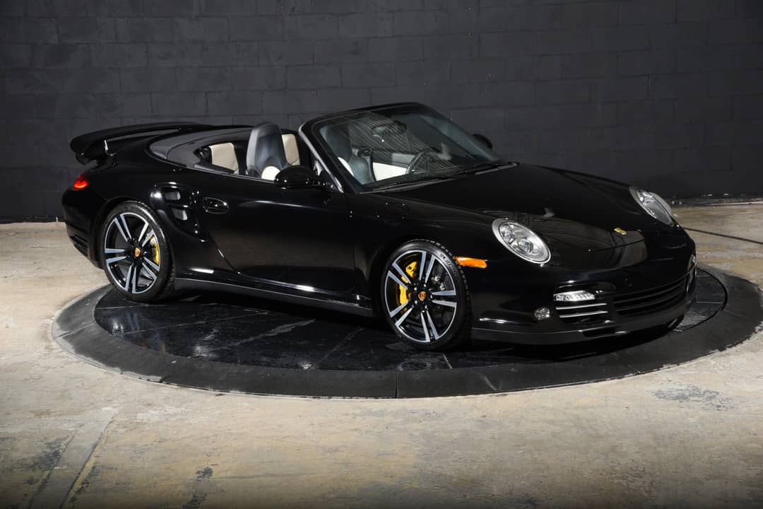 2011 Porsche 911 Turbo S — photo 2